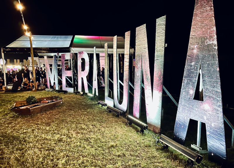 View larger image View larger image