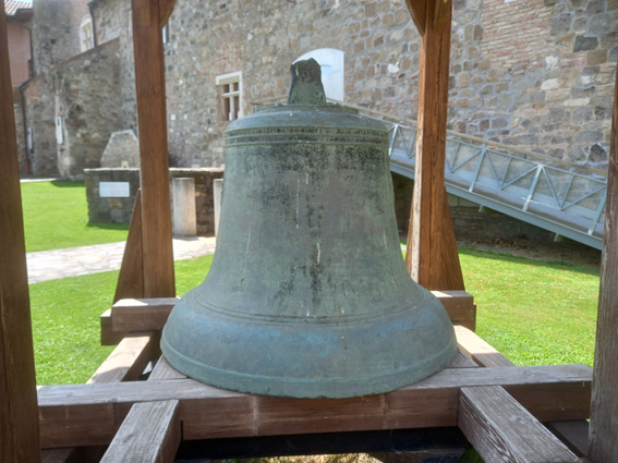 View larger image View larger image